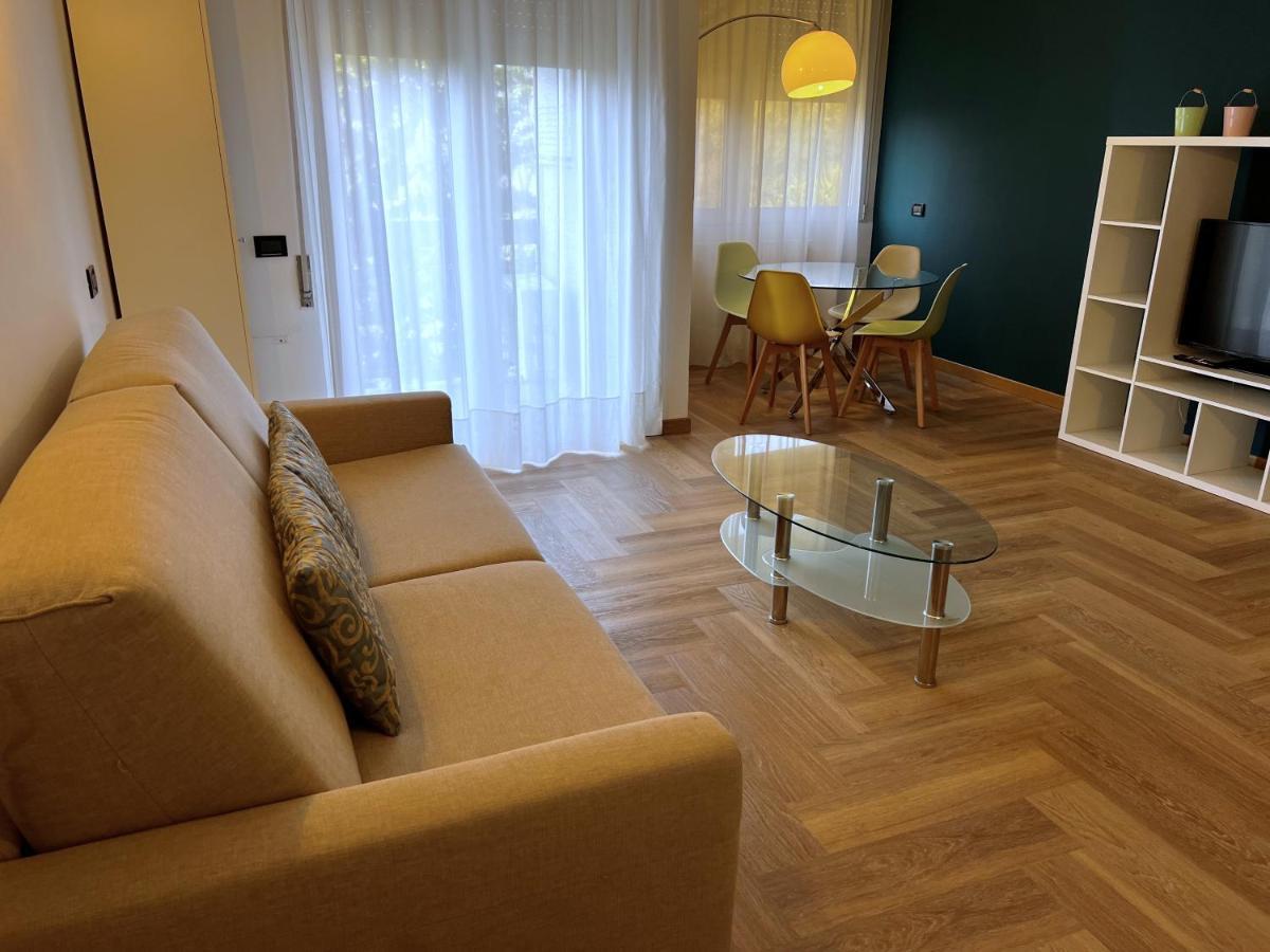 Front Lake Apartment Μπαρντολίνο Εξωτερικό φωτογραφία