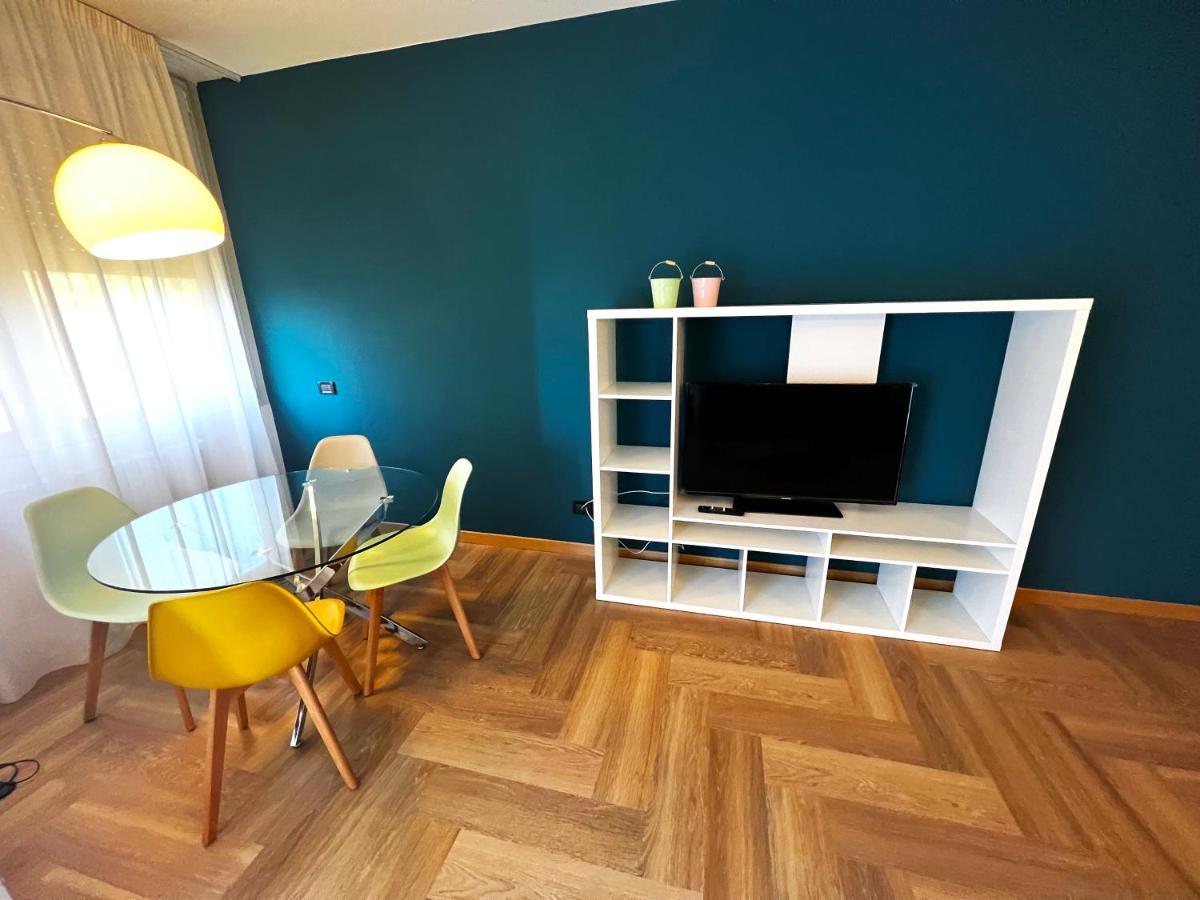 Front Lake Apartment Μπαρντολίνο Εξωτερικό φωτογραφία