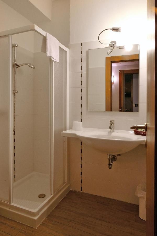 Front Lake Apartment Μπαρντολίνο Εξωτερικό φωτογραφία