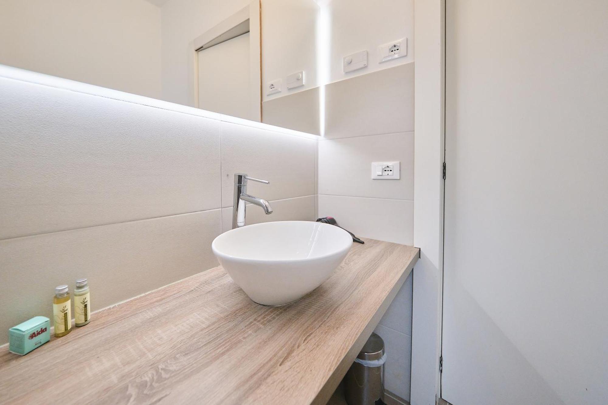 Front Lake Apartment Μπαρντολίνο Εξωτερικό φωτογραφία