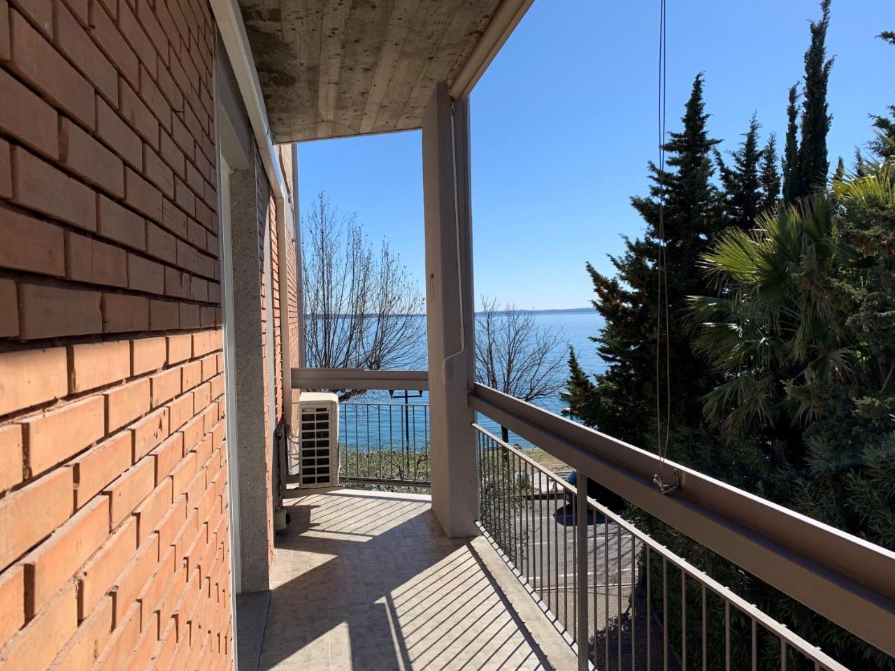 Front Lake Apartment Μπαρντολίνο Εξωτερικό φωτογραφία