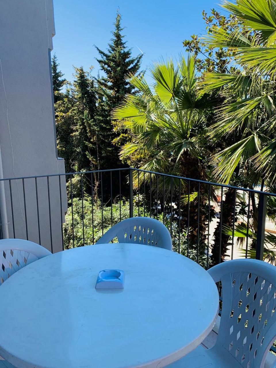 Front Lake Apartment Μπαρντολίνο Εξωτερικό φωτογραφία