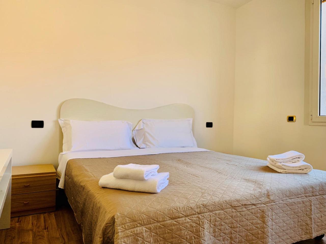 Front Lake Apartment Μπαρντολίνο Εξωτερικό φωτογραφία
